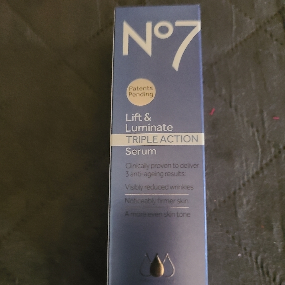 No7 lift luminate triple action serum 1 oz Hp🔥🔥🔥 - Picture 2 of 2